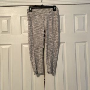 Danskin gray cropped leggings